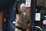 Amsterdam 23 oktober 2019
Een slanke Gordon doet boodschappen op de cornelis schuytstraat.