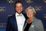 Den Haag 13 september 2019
Premiere Cirque du Soleil op het malieveld in Den Haag. Jan Versteegh kwam met zijn moeder