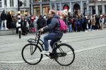 Amsterdam, 3 November 2019 Jochum ten Haaf met vrouw en dochter op de fiets