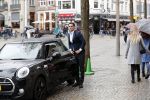 Amsterdam 3 november 2019
Kenneth Perez met zijn mini copper cabrio op de Dam.
