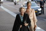 Amsterdam 4 november 2019
Koningin Maxima en prinses Beatrix arriveren bij uitreiking prins Bernhard cultuurprijs in theater aan het IJ.