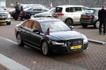 Amsterdam 4 november 2019
Koningin Maxima en prinses Beatrix arriveren bij uitreiking prins Bernhard cultuurprijs in theater aan het IJ. Audi A8 van koningin Maxima