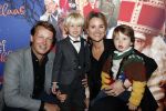 Amsterdam 5 oktober 2019
Premiere Sinterklaasfilm in pathe Arena . Lieke v Lexmond kwam met haar man Bas v Veggel en hun zoons