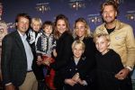 Den Haag 13 september 2019
Premiere Cirque du Soleil op het malieveld in Den Haag. Lieke v Lexmond met man Bas v Veggel en hun kinderen. Ook op de foto Jetteke v Lexmond met man en zoons