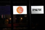 Amsterdam 5 november 2019
100 radio bij de wereld draait door DWDD. Logo Pauw  en De wereld draait door