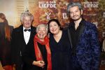Amsterdam 14 oktober 2019
Premiere Wat is dan liefde in Tuschinski. Maarten Heijmans met zijn zus en ouders
