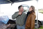 Boekel 19 oktober 2019
Meerdere boeren van boer zoekt vrouw stan op een mini markt in de stallen van Boerin Steffi. Boer Marnix Kneteman met zijn vriendin