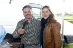 Boekel 19 oktober 2019
Meerdere boeren van boer zoekt vrouw stan op een mini markt in de stallen van Boerin Steffi. Boer Marnix Kneteman met zijn vriendin
