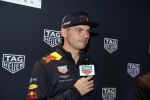 Amsterdam 16 oktober 2019
Presentatie nieruwe Tag Heuer Max Verstappen horloge bij Majestic. Max arriveert in een speciale Aston Martin op de dam in Amsterdam. Shelly sterk presenteert de presentatie.