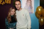 Utrecht 21 oktober 2019
Boekpresentatie Sterre Koning bij de ping pong club. Romy Monteiro krijgt het eerste boek. Nicky Romero