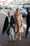 Amsterdam 4 november 2019
Koningin Maxima en prinses Beatrix arriveren bij uitreiking prins Bernhard cultuurprijs in theater aan het IJ.