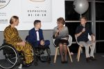 Amstelveen 1 oktober 2019
15 jaar de Esther Vergeer Foundation in het Cobra museum . Er wordt een expositie geopend van 15 fotografen waaronder oa William Rutten Estelle Cruijff Klaasjan v d Weij Patty Brard Isa Hoes Marco Borsato Sacha de Boer Klaas v Kruistem en Edwin Smulders. Anouk Smulders presenteert het en Prinses Margriet is aanwezig.