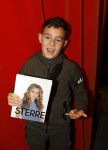 Utrecht 21 oktober 2019
Boekpresentatie Sterre Koning bij de ping pong club. Romy Monteiro krijgt het eerste boek. Silver