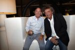 Naarden 31 oktober 2019
50 jaar Jan des Bouvrie als ontwerper werkzaam. Feest is in het Arsenaal. Theo Dietz met een kennis