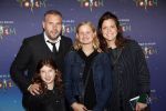 Den Haag 13 september 2019
Premiere Cirque du Soleil op het malieveld in Den Haag.
Tijl Beckand met zijn kinderen en vriendin