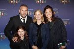 Den Haag 13 september 2019
Premiere Cirque du Soleil op het malieveld in Den Haag.
Tijl Beckand met zijn kinderen en vriendin