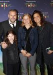 Den Haag 13 september 2019
Premiere Cirque du Soleil op het malieveld in Den Haag.
Tijl Beckand met zijn kinderen en vriendin