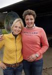 Boekel 19 oktober 2019
Meerdere boeren van boer zoekt vrouw stan op een mini markt in de stallen van Boerin Steffi. Ook Yvon Jaspers kwam met haar moeder en tantes een kijkje nemen.