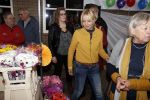 Boekel 19 oktober 2019
Meerdere boeren van boer zoekt vrouw stan op een mini markt in de stallen van Boerin Steffi. Ook Yvon Jaspers kwam met haar moeder en tantes een kijkje nemen.