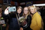 Boekel 19 oktober 2019
Meerdere boeren van boer zoekt vrouw stan op een mini markt in de stallen van Boerin Steffi. Ook Yvon Jaspers kwam met haar moeder en tantes een kijkje nemen.