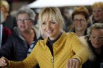 Boekel 19 oktober 2019
Meerdere boeren van boer zoekt vrouw stan op een mini markt in de stallen van Boerin Steffi. Ook Yvon Jaspers kwam met haar moeder en tantes een kijkje nemen.