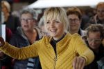 Boekel 19 oktober 2019
Meerdere boeren van boer zoekt vrouw stan op een mini markt in de stallen van Boerin Steffi. Ook Yvon Jaspers kwam met haar moeder en tantes een kijkje nemen.