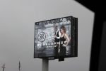 Muiden A1 30 oktober Schiphol en Denhaag 31 oktober 2020
Dany Vera en zijn vrouw staan op een Abri  van het merk Rebel & Rose