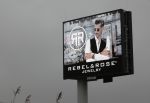 Muiden A1 30 oktober Schiphol en Denhaag 31 oktober 2020
Dany Vera en zijn vrouw staan op een Abri  van het merk Rebel & Rose