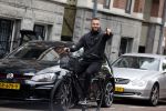 Amsterdam 21 oktober 2020
Dave Roelvink op de fiets in Amsterdam