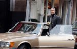 Amsterdam 5 november 2020
Eric Kuster in zijn oldtimer Mercedes in de cornelis schuytstraat