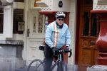 Amsterdam 1 november 2020
Ferdinand Grapperhaus komt fietsend thuis . Zijn vrouw Liesbeth Wytzes is thuis.