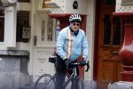 Amsterdam 1 november 2020
Ferdinand Grapperhaus komt fietsend thuis . Zijn vrouw Liesbeth Wytzes is thuis.