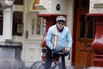 Amsterdam 1 november 2020
Ferdinand Grapperhaus komt fietsend thuis . Zijn vrouw Liesbeth Wytzes is thuis.