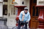 Amsterdam 1 november 2020
Ferdinand Grapperhaus komt fietsend thuis . Zijn vrouw Liesbeth Wytzes is thuis.