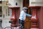 Amsterdam 1 november 2020
Ferdinand Grapperhaus komt fietsend thuis . Zijn vrouw Liesbeth Wytzes is thuis.