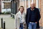 Voorburg 31 oktober 2020
Frits Wester loopt met zijn nieuwe vriendin naar zijn huis toe.