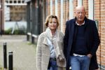 Voorburg 31 oktober 2020
Frits Wester loopt met zijn nieuwe vriendin naar zijn huis toe.