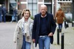 Voorburg 31 oktober 2020
Frits Wester loopt met zijn nieuwe vriendin naar zijn huis toe.