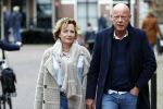Voorburg 31 oktober 2020
Frits Wester loopt met zijn nieuwe vriendin naar zijn huis toe.