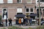 Amsterdam 24 oktober 2020
Bij Gordon  zijn zaak blushing wordt nu koffie op straat verkocht