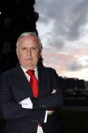 Noordwijk 5 november 2020
Harry Mens steekt de lichten van de kerstboom bij Hotel Huis ter Duin aan dit jaar.