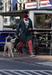 Amsterdam 22 oktober 2020
Henry v Loon wandelend met zijn hond in het centrum van Amsterdam