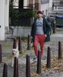 Amsterdam 22 oktober 2020
Henry v Loon wandelend met zijn hond in het centrum van Amsterdam