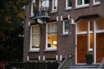 Amsterdam 21 oktober 2020
Jack Spijkerman loopr met boodschappen naar zijn huis