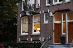 Amsterdam 21 oktober 2020
Jack Spijkerman loopr met boodschappen naar zijn huis