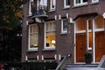 Amsterdam 21 oktober 2020
Jack Spijkerman loopr met boodschappen naar zijn huis