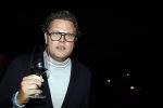 Noordwijk 5 november 2020
Harry Mens steekt de lichten van de kerstboom bij Hotel Huis ter Duin aan dit jaar. Jos Beeres