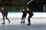 Amsterdam 4 november 2020
Jan Smit met zijn vrouw Liza schaatsend op de Jaap Edenbaan.