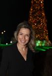 Noordwijk 5 november 2020
Harry Mens steekt de lichten van de kerstboom bij Hotel Huis ter Duin aan dit jaar. Marie Claire Noorlander