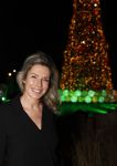 Noordwijk 5 november 2020
Harry Mens steekt de lichten van de kerstboom bij Hotel Huis ter Duin aan dit jaar. Marie Claire Noorlander
